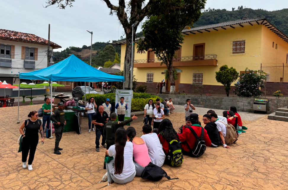 Actividad reciclaje en Pueblo Rico